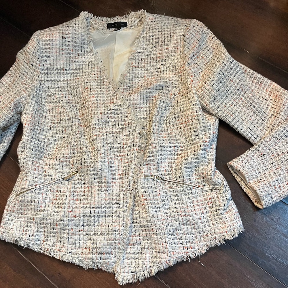 MNG Suit Women Cream Tweed Raw Hem Collarless Zip Blazer Jacket size 10